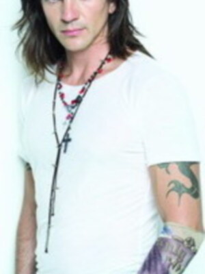 Entrevista con  Juanes en Sevilla con los 40 Principales .