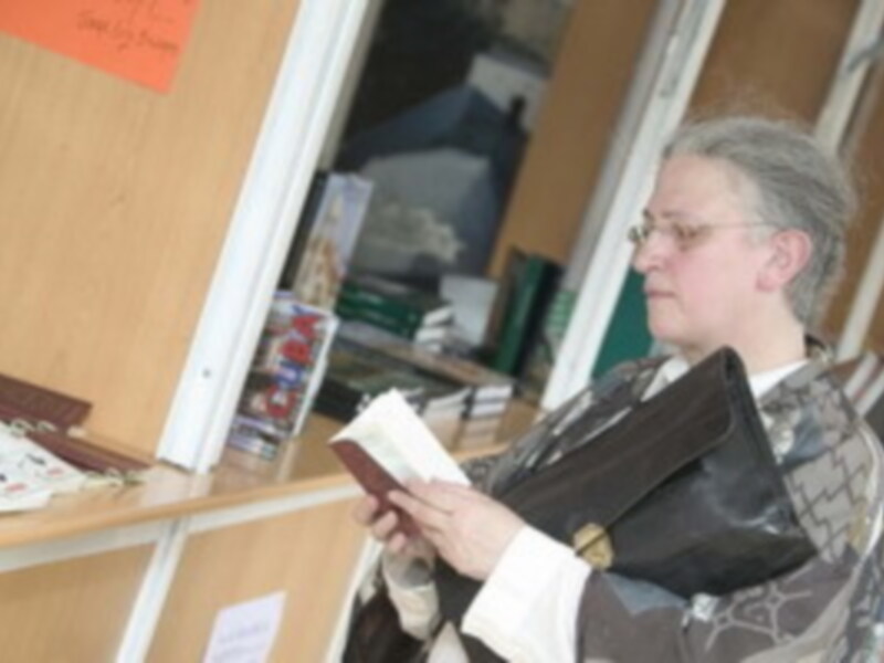 Exito de la primera Feria del Libro en Mairena del Aljarafe de Sevilla