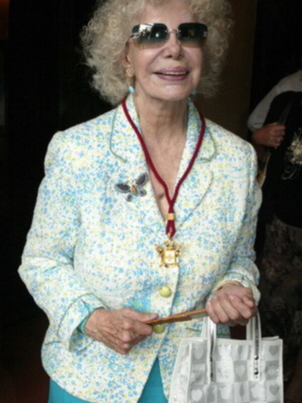 La duquesa de Alba y su hija Eugenia saltaron con el Betis en el Calderon