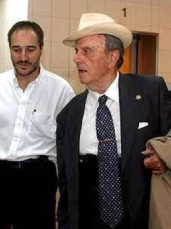 Fraga abre un bazar especializado en listas de bodas para gays