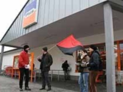 CNT-AIT de Francia busca también dependencias del grupo alemán para protestar por el despido de la madre trabajadora en Sevilla