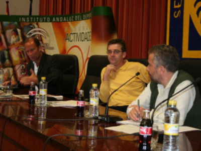 Gaby Calderón y el Sevilla F.C protagonistas de la jornada del encuentro de prensa y deporte