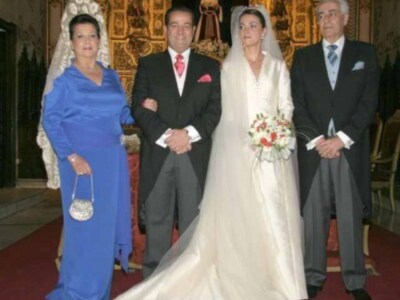 El médico de los toreros sevillanos, Ramón Vila, padrino en la boda de su hijo