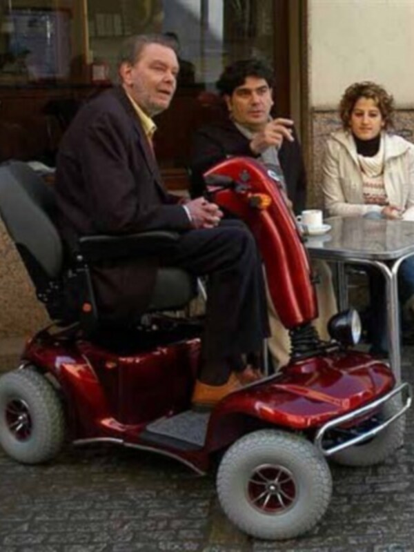 Paco Aguilar rueda un spot publicitario sobre los cuidados de la esclerosis múltiple