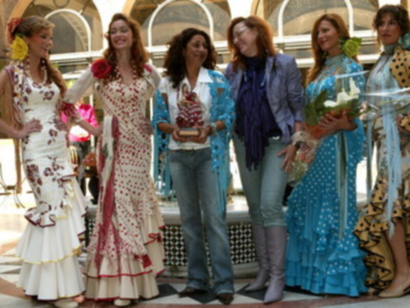 Lolita recibio el premio Flamenca con Arte de Angeles Verano