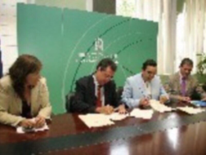 Ragace apuesta por reducir la emisión de residuos contaminantes de las empresas gráficas andaluzas