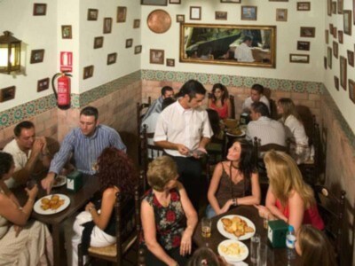 se abren en Sevilla dos nuevas bodegas La Andaluza