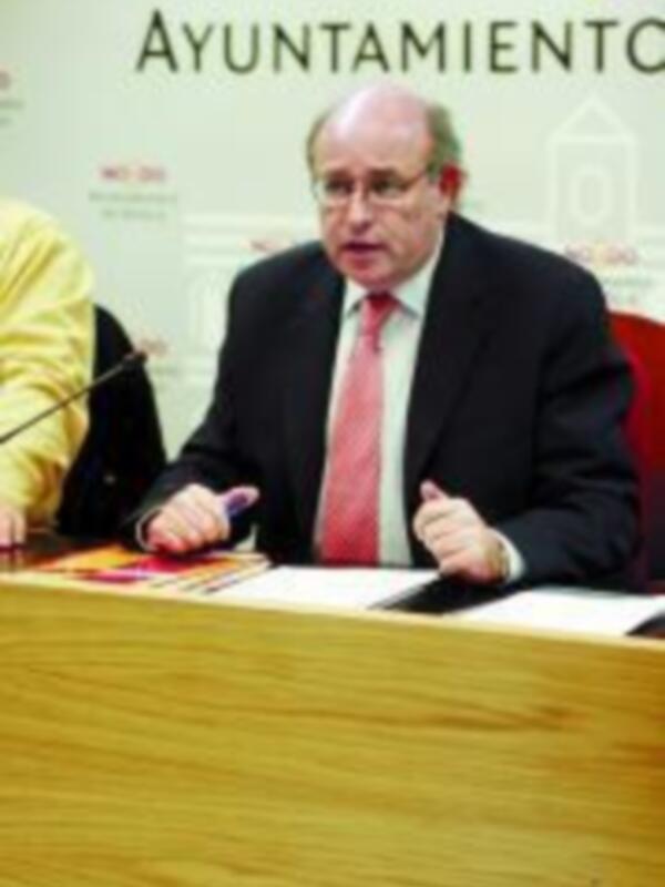 Emasesa lleva 14 años sin cobrar el agua a 255 familias de Torreblanca