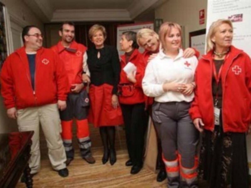 Laura Valenzuela, chica de la Cruz Roja en Sevilla