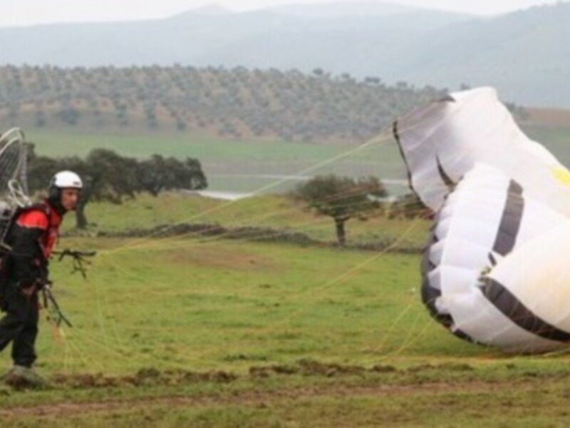 Segunda Jornada de la Concentración Internacional y Feria del Aire y del Paramotor en La Puebla de los Infantes