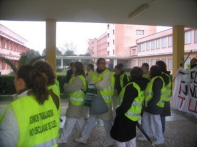 Movilizaciones en la limpieza de Pablo Olavide por la precariedad laboral