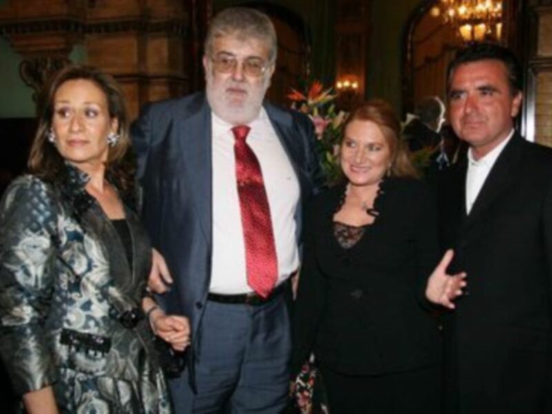 La RAZON de Sevilla se presenta en una fiesta en el Hotel Alfonso XIII