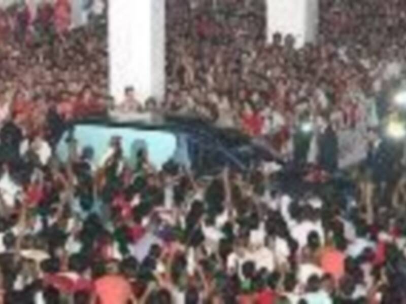 PUERTA AMIGO SEVILLA ESTA CONTIGO