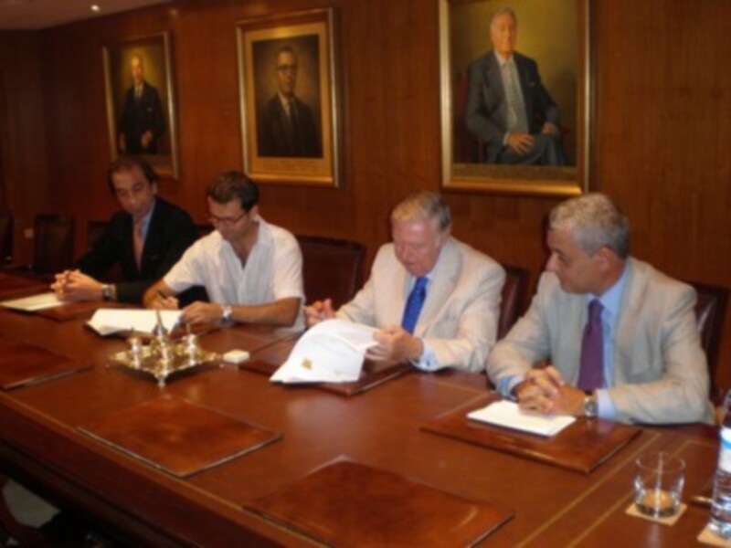 La Fundación Caja Rural del Sur y la Fundación Sevilla Acoge facilitan la inserción laboral del colectivo inmigrante de Sevilla