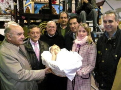 Tradicional acto de entronización del Niño Jesús en la Cabalgata de Reyes de Sevilla 