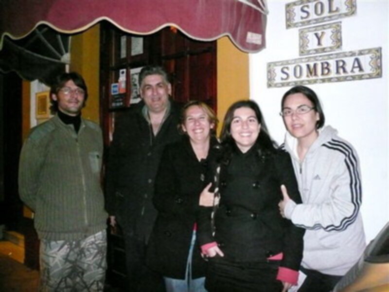 Mayca Sanchez celebro hoy su 24 cumpleaños en el Sol y Sombra sevillano 