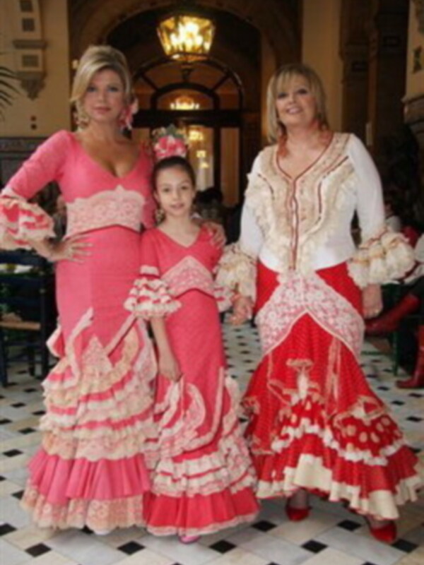 Maria Teresa Campos y otros famosos en la Feria de Abril 