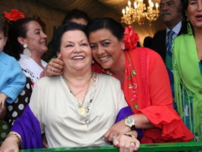 María del Monte, una incondicional de la Feria,junto a su madre