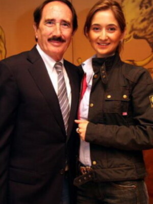 Manolo Moles fotografiado  por primera vez con su mujer Maria Jose,nos revela los secretos del mundo del toro 