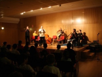 Más de 600 alumnos de los colegios de Espartinas han disfrutado de la Masterclass