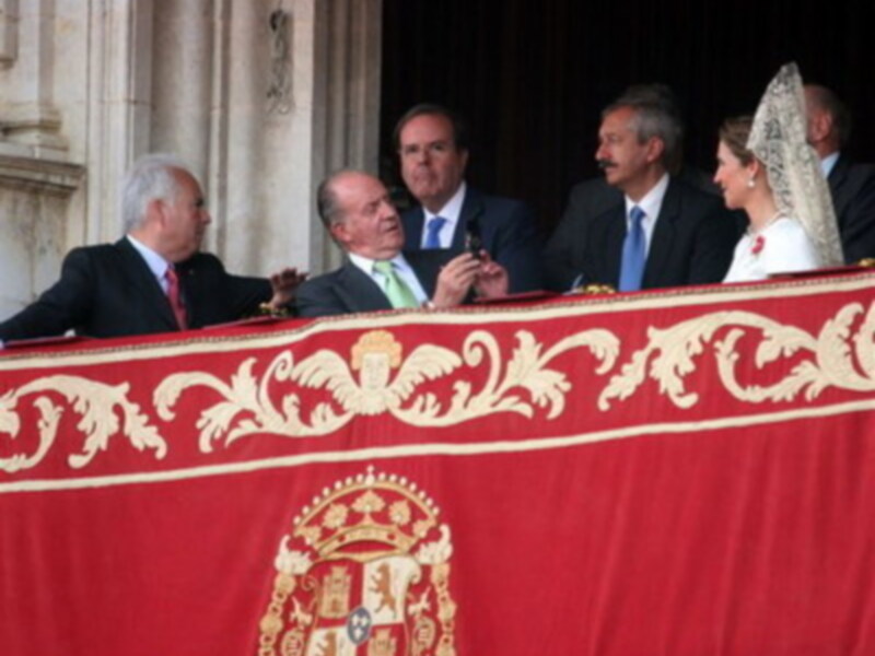 El Rey y la Infanta Elena inauguran en Sevilla monumento a Condesa de Barcelona 