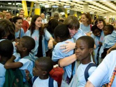 Veinticinco niños de un orfanato de África pasarán un verano feliz en España