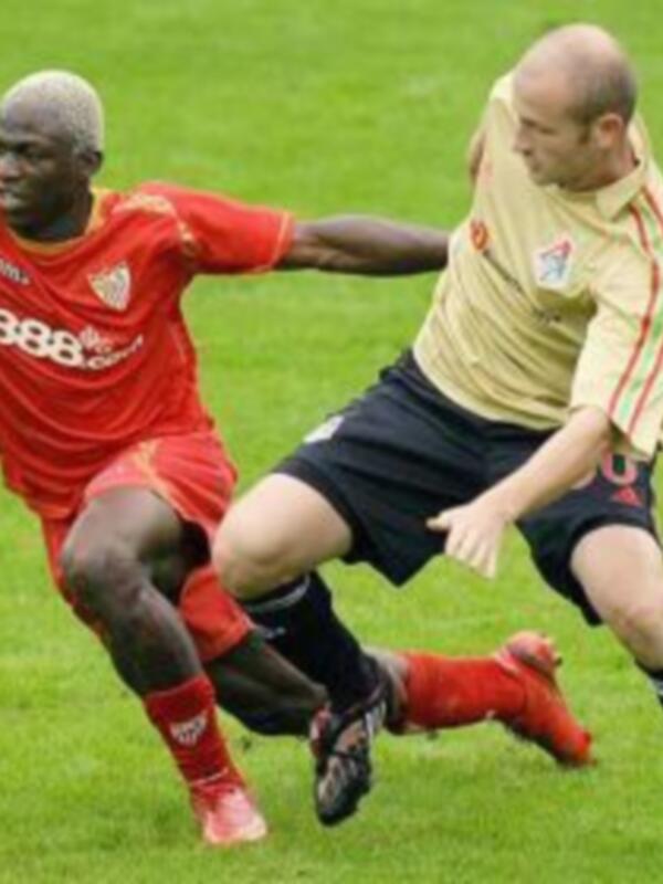 El sevilla se impone con autoridad en la copa de los ferrocarriles