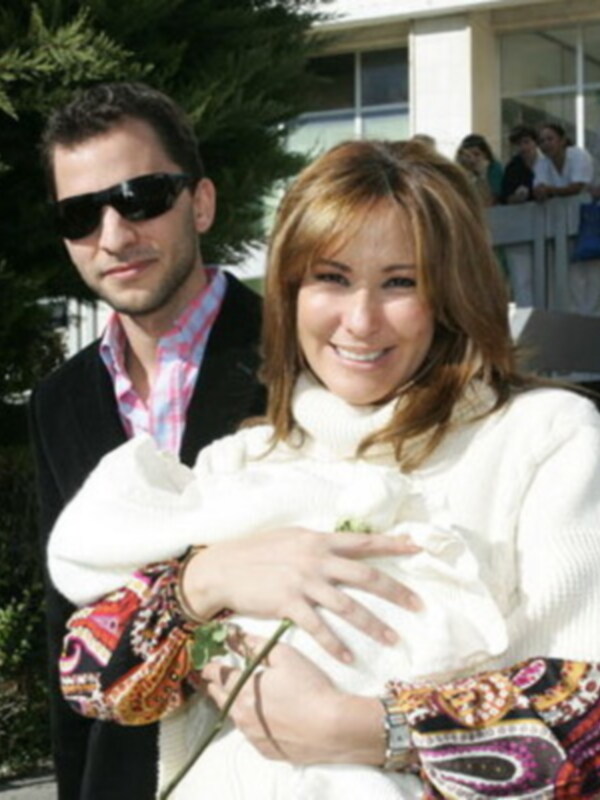 Rosario Mohedano y su bebé han recibido esta mañana el alta médica