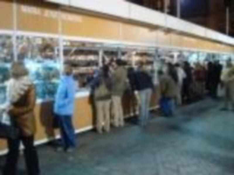 Artículos navideños en la plaza de San Francisco de Sevilla