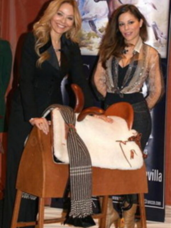 Las actrices Ornella Muti, su hija Naike y Jerry Hall, han sido en este año las estrella del Salón Internacional del Caballo dedicado a Méjico.