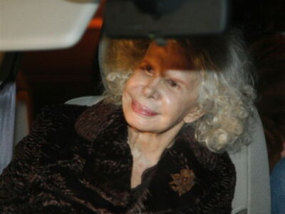  La Duquesa de Alba no pasará por quirófano el próximo martes, día 3 de febrero, como estaba previsto.