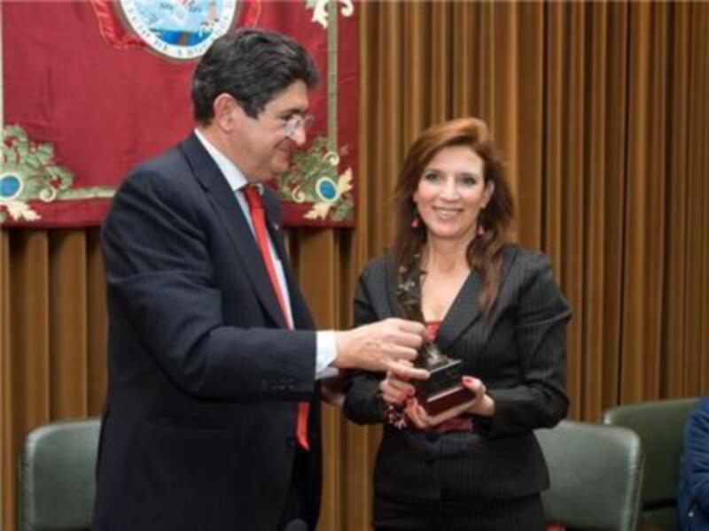 Reconocimiento a la Asociación de la Prensa por Colegio de Abogados de Sevilla