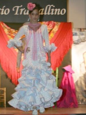 Gloria Camila, la hija de Ortega Cano y Rocío Jurado, debuta en la pasarela