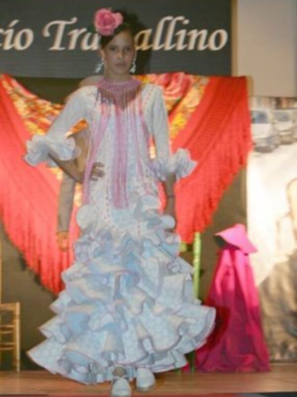 Gloria Camila, la hija de Ortega Cano y Rocío Jurado, debuta en la pasarela