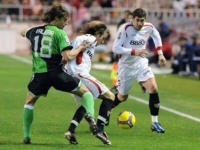 La jornada de liga deja al Sevilla FC como equipo menos goleado, y a su portero, Palop, con el Trofeo Zamora al menos goleado