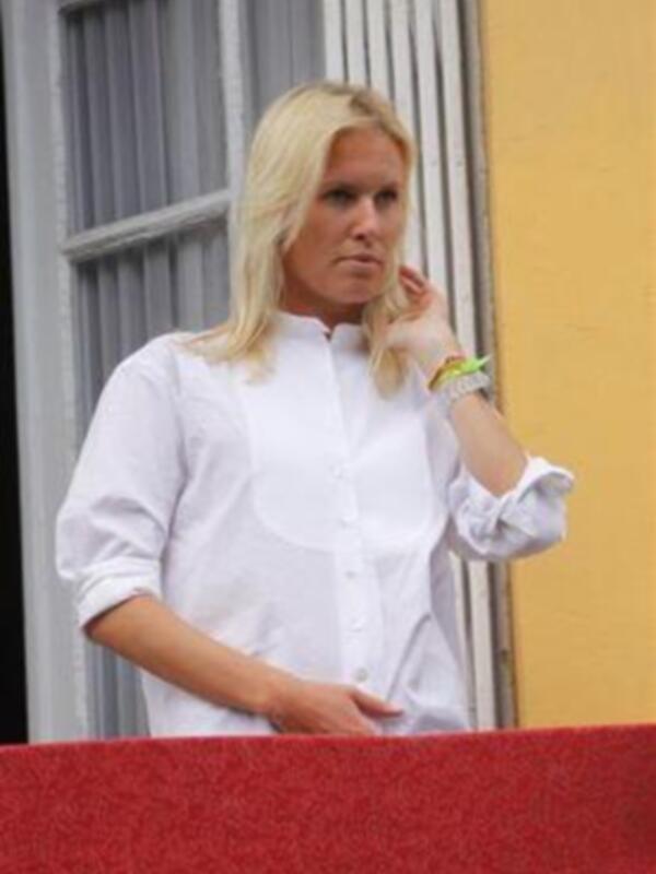 Luis Medina invitó a la modelo Teresa Baca Astolfi a ver la Semana Santa desde su casa de Sevilla 