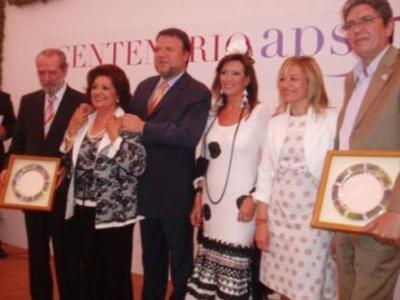 Dolores Abril, Antonio Dechent y los Periodistas de la Provincia, "Claveles de la Prensa" 2009 
