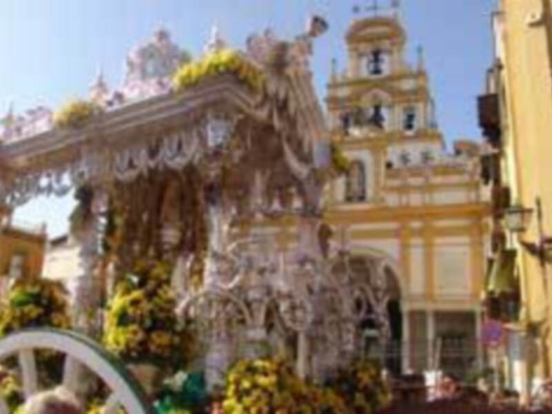 Triana, La Macarena y El Cerro ya están camino del Rocío