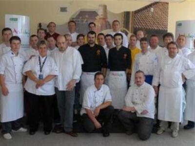 Grupo La Raza exhibe la cocina andaluza en Hungría y Japón