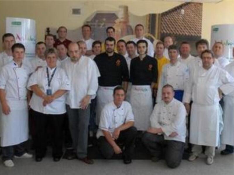 Grupo La Raza exhibe la cocina andaluza en Hungría y Japón