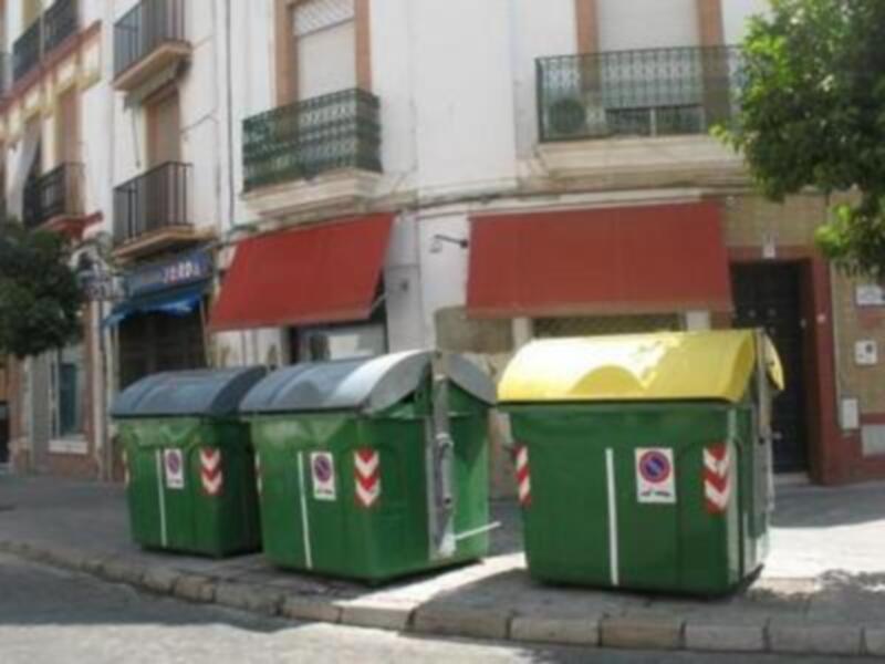 Falta de limpieza en las calles de Triana