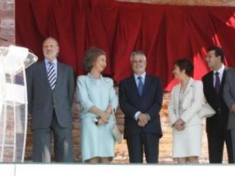 Los Reyes en Sevilla, inauguran la zona regable del Guadalquivir y la nueva planta solar de Abengoa