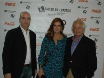 Palomo Linares dona cuadros para una causa solidaria 