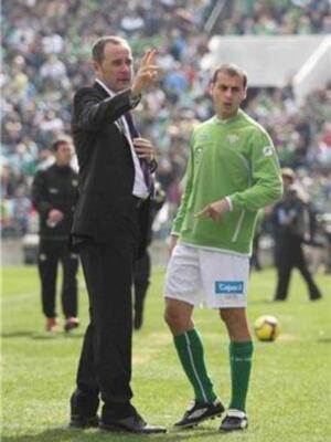 Vuelta al trabajo del Betis con ausencia de internacionales