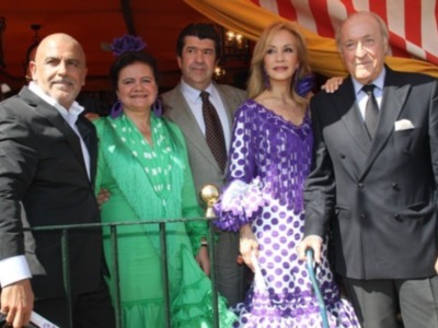 Carmen Lomana de flamenca por primera vez en la Feria de Sevilla