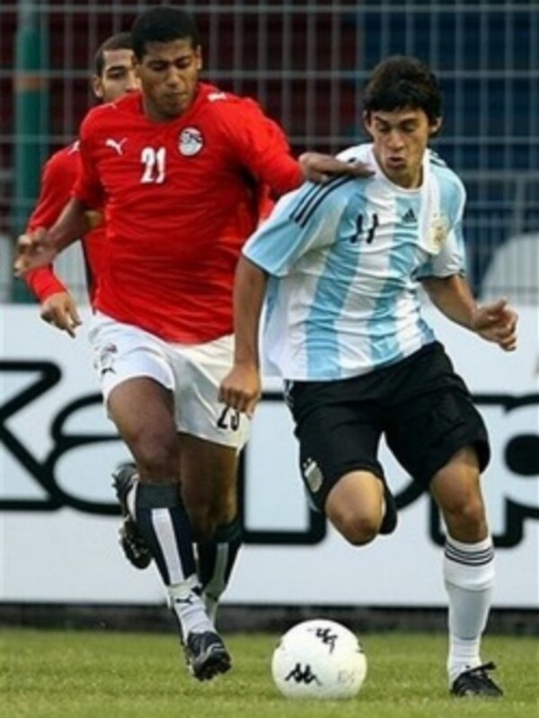 El Sevilla recupera efectivos, Perotti y Acosta ya entrenan con el grupo 