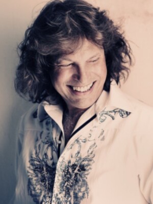 Sale a la venta "Ruido", el último disco de José Mercé, un homenaje a Miguel Hernández