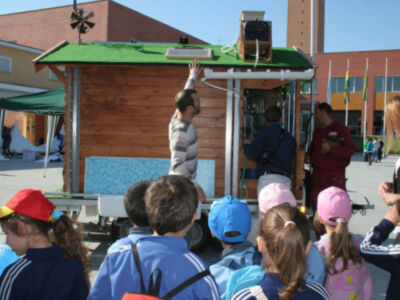 La casita bioclimática y la cocina solar, actividades paralelas de Ambientalia 2010