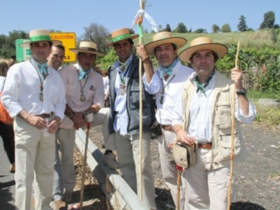 Francisco Rivera sigue recordando a su madre llevando su medalla rociera