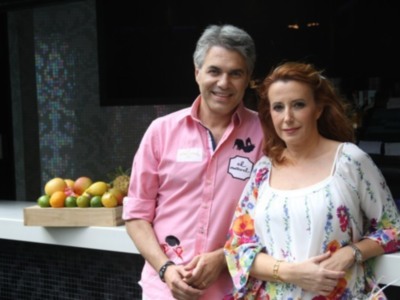 Agustín Bravo cumple seis años de matrimonio y estrena negocio